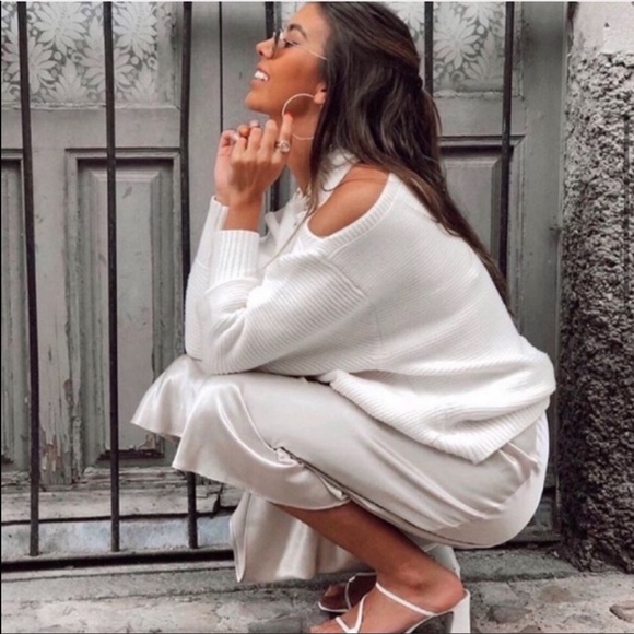 Zara Limited Edition Satin effect Asymmetric Skirt - Picture 2 of 15